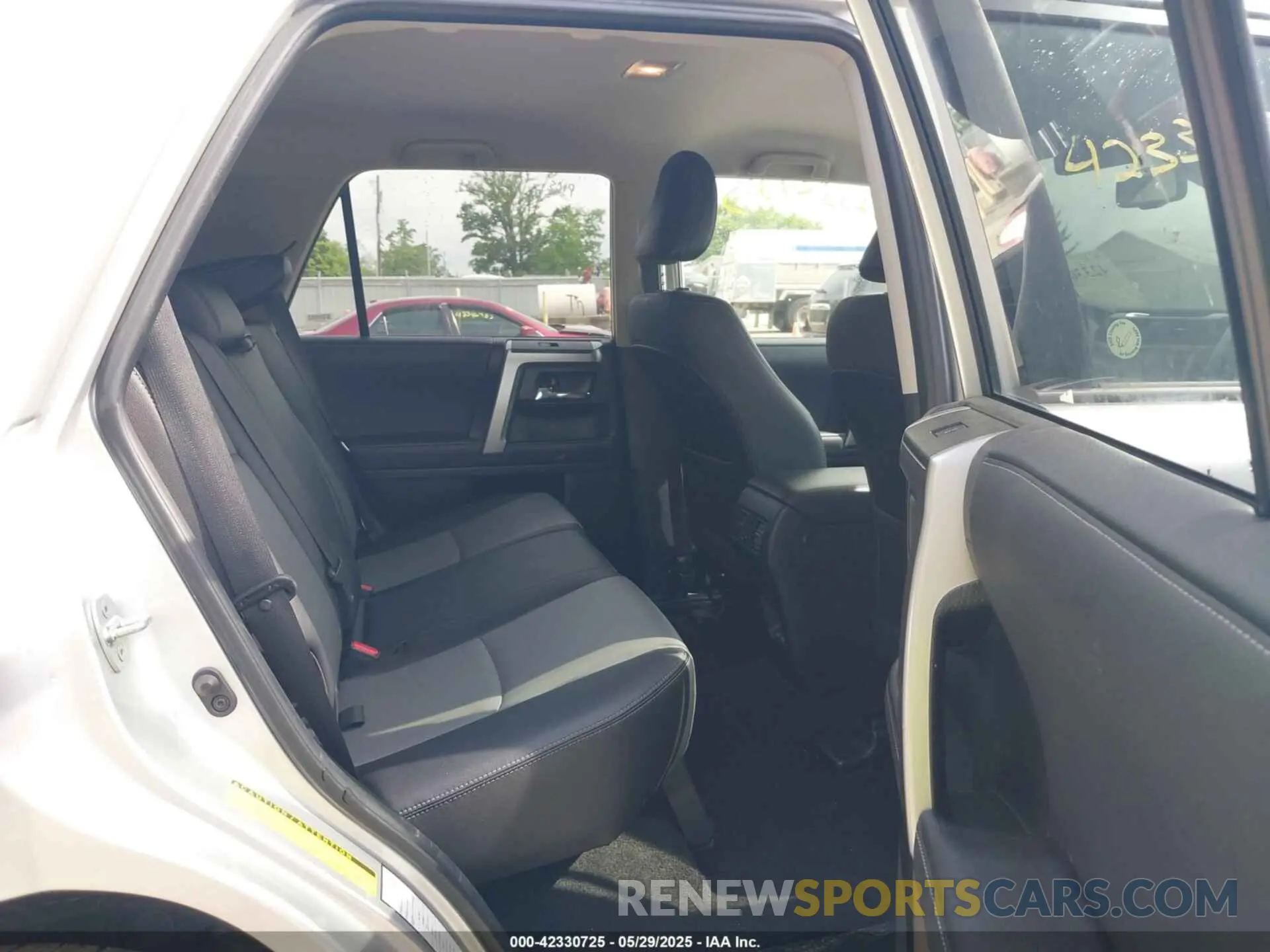 8 Фотография поврежденного автомобиля JTENU5JR9R6238505 TOYOTA 4RUNNER 2024
