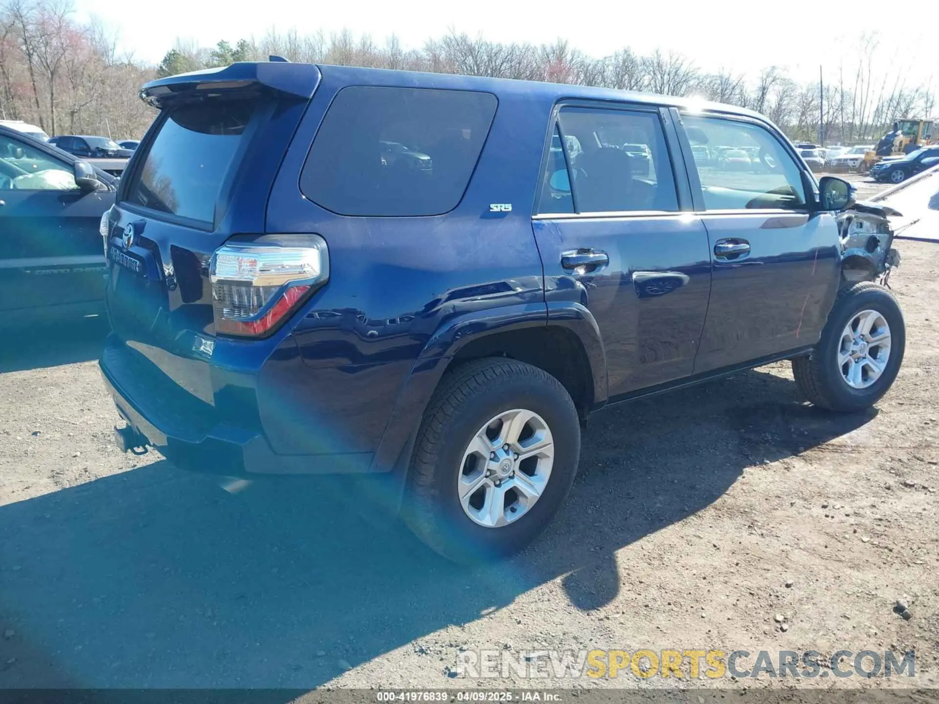 4 Photograph of a damaged car JTENU5JR9R6287820 TOYOTA 4RUNNER 2024