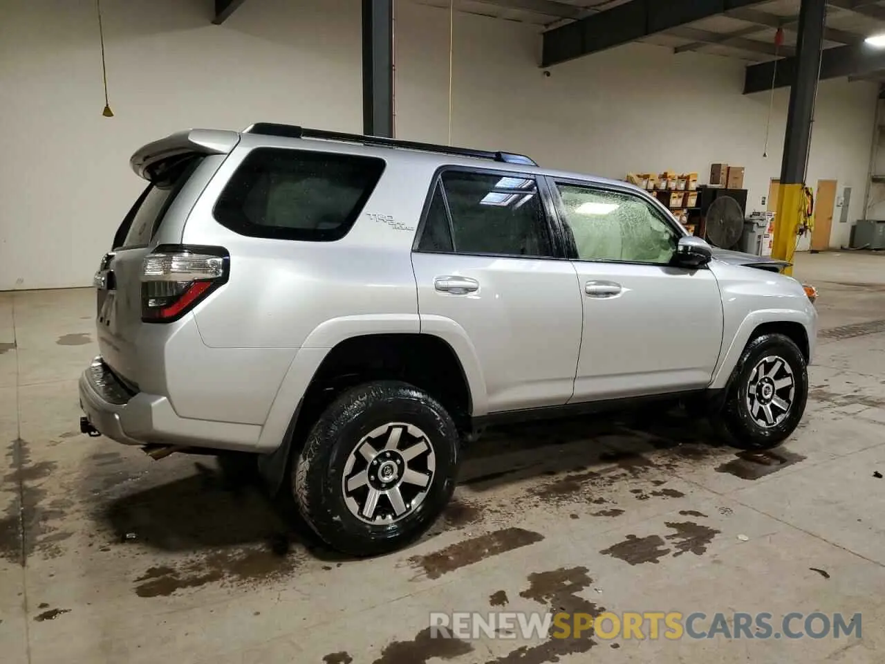 3 Photograph of a damaged car JTEPU5JR1R6220959 TOYOTA 4RUNNER 2024