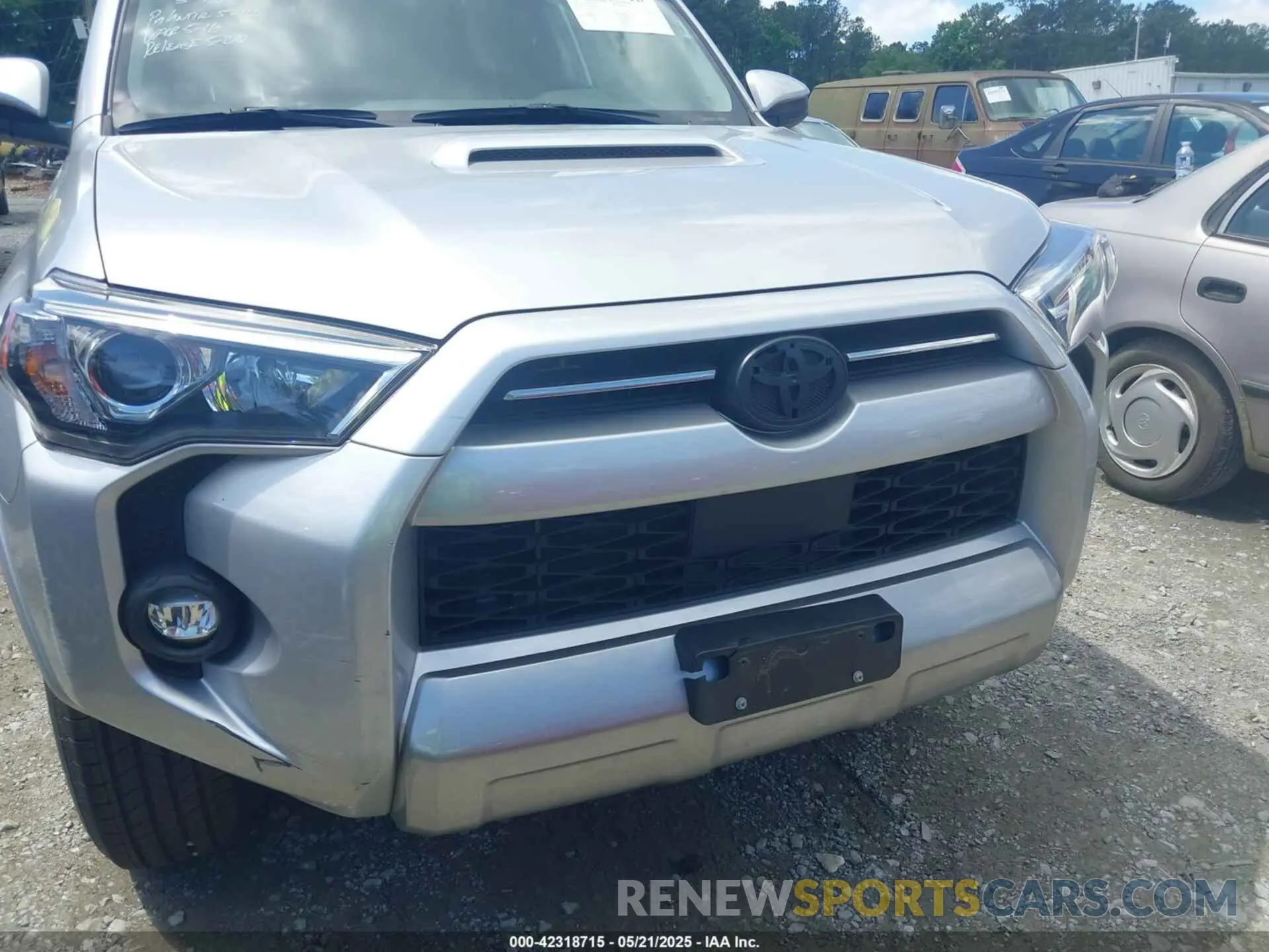 6 Photograph of a damaged car JTEPU5JR7R6256199 TOYOTA 4RUNNER 2024