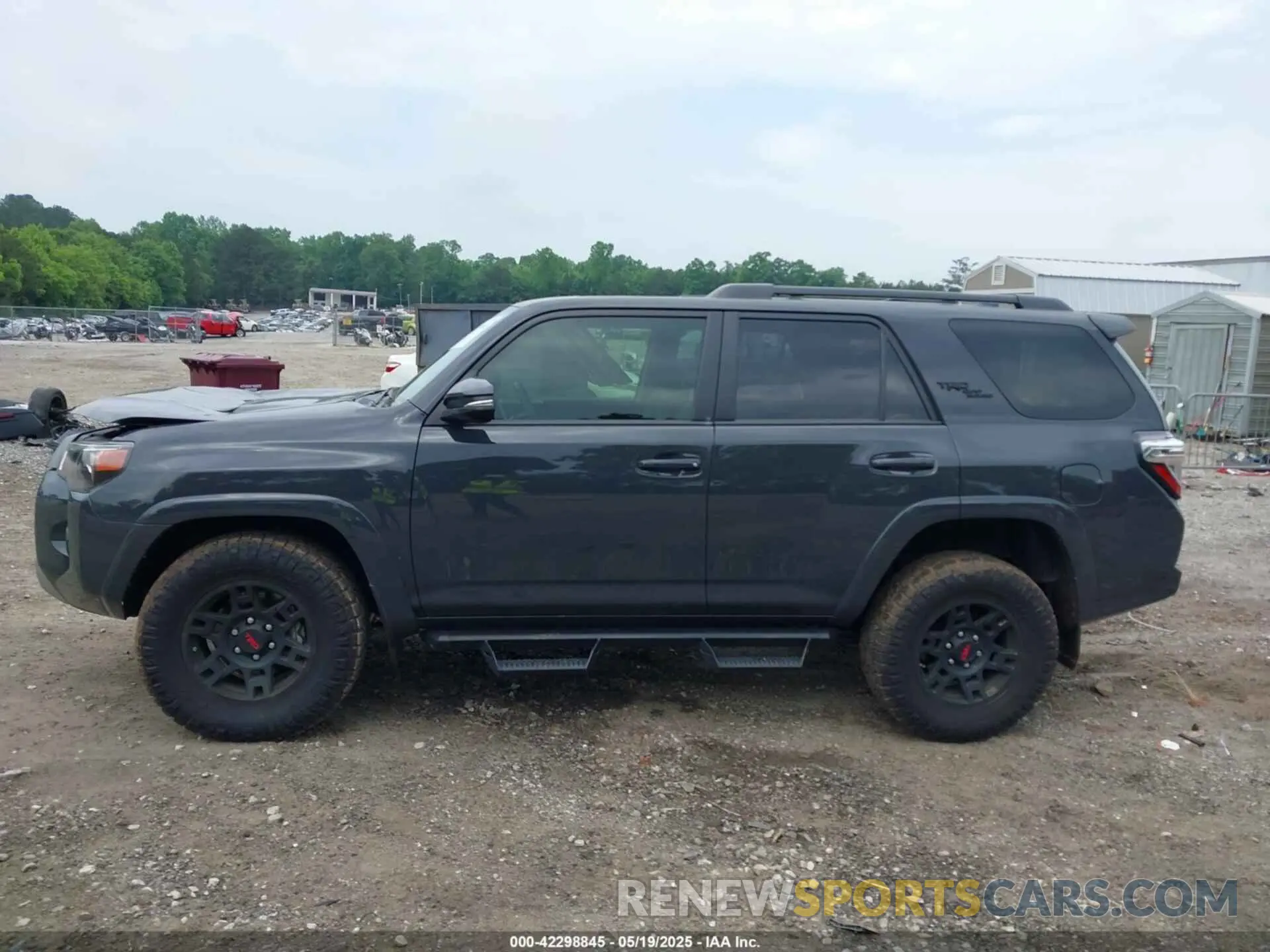 14 Photograph of a damaged car JTERU5JR0R6287612 TOYOTA 4RUNNER 2024