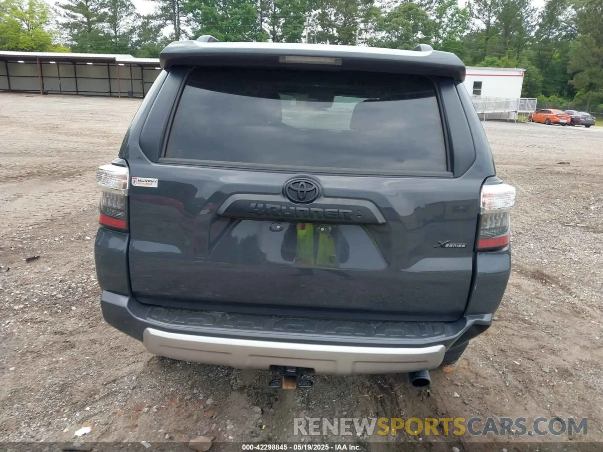 16 Photograph of a damaged car JTERU5JR0R6287612 TOYOTA 4RUNNER 2024