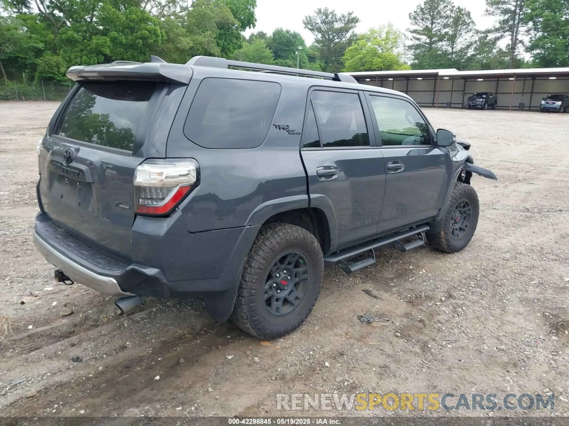 4 Photograph of a damaged car JTERU5JR0R6287612 TOYOTA 4RUNNER 2024