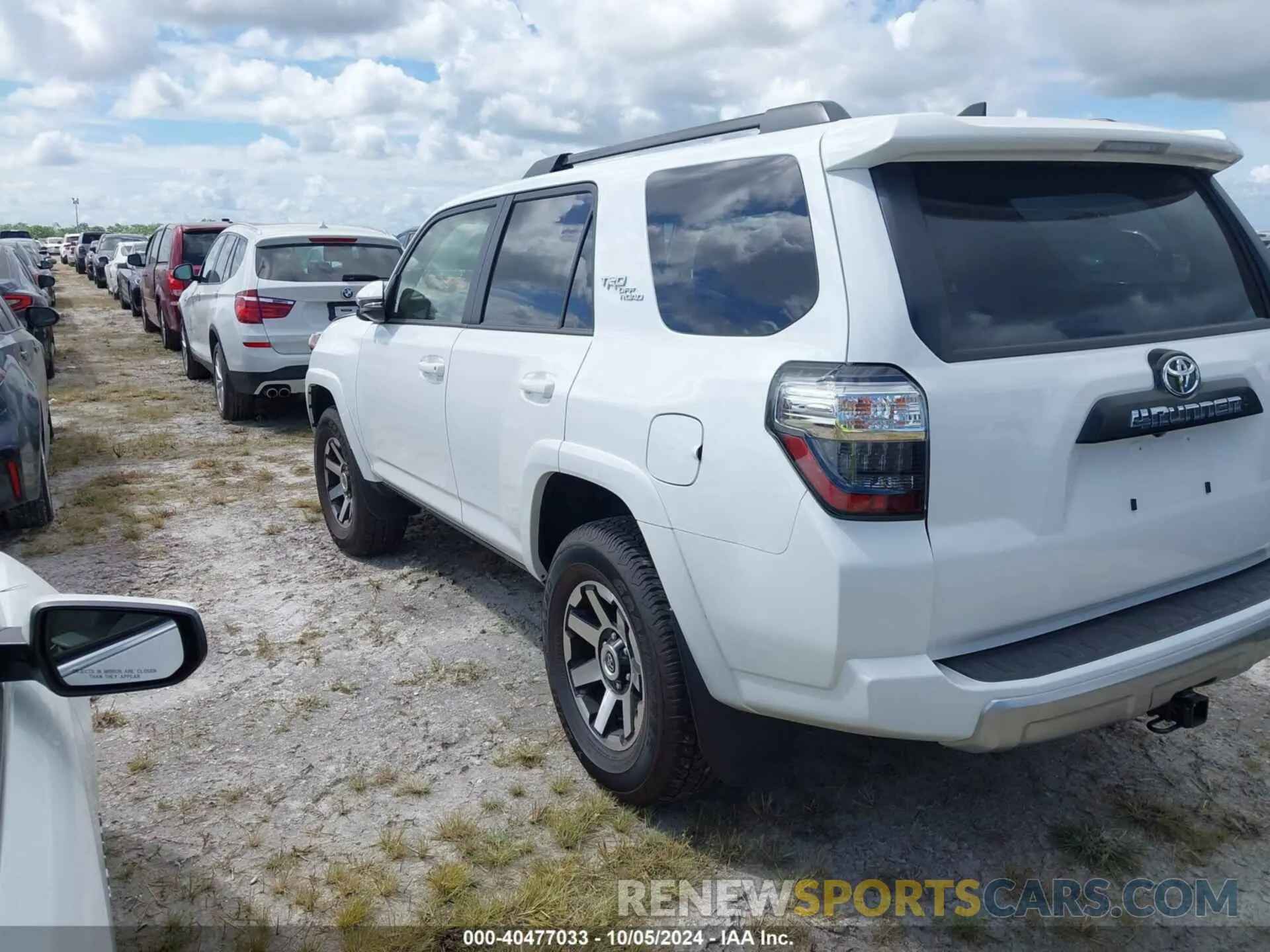3 Photograph of a damaged car JTERU5JR1R6258037 TOYOTA 4RUNNER 2024