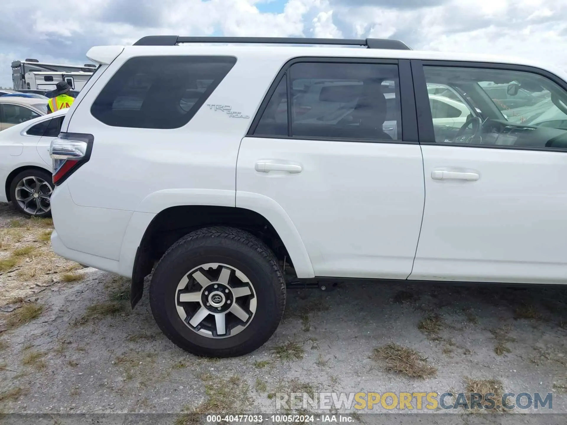 6 Photograph of a damaged car JTERU5JR1R6258037 TOYOTA 4RUNNER 2024