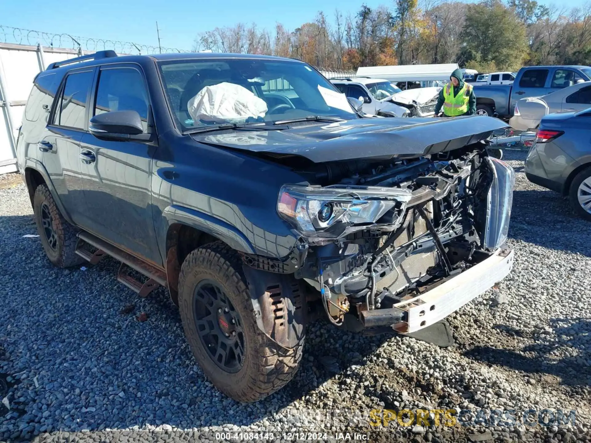 6 Photograph of a damaged car JTERU5JR2R6242638 TOYOTA 4RUNNER 2024