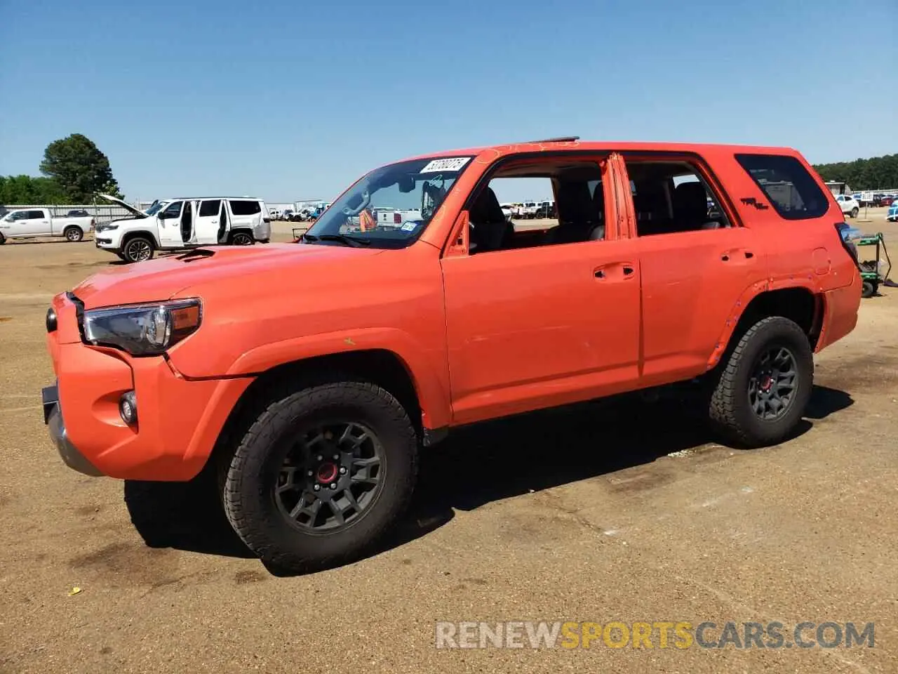 1 Фотография поврежденного автомобиля JTERU5JR3R6301177 TOYOTA 4RUNNER 2024