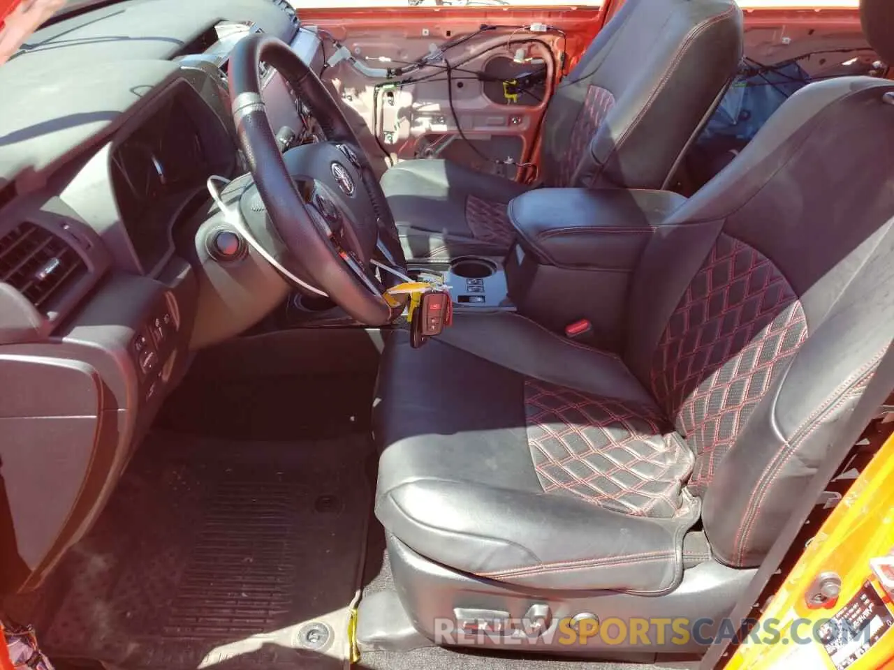 7 Фотография поврежденного автомобиля JTERU5JR3R6301177 TOYOTA 4RUNNER 2024