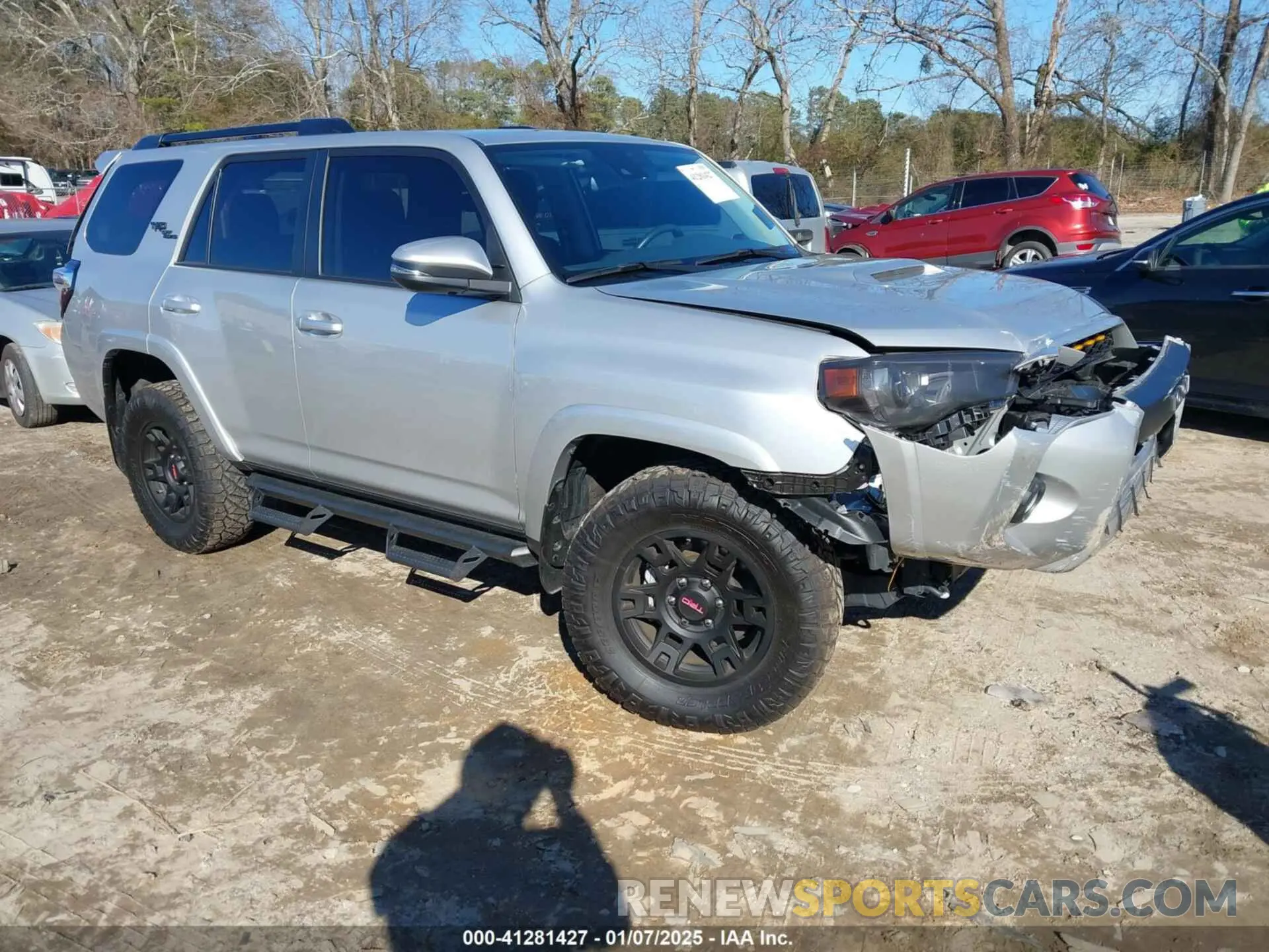 1 Фотография поврежденного автомобиля JTERU5JR6R6255876 TOYOTA 4RUNNER 2024