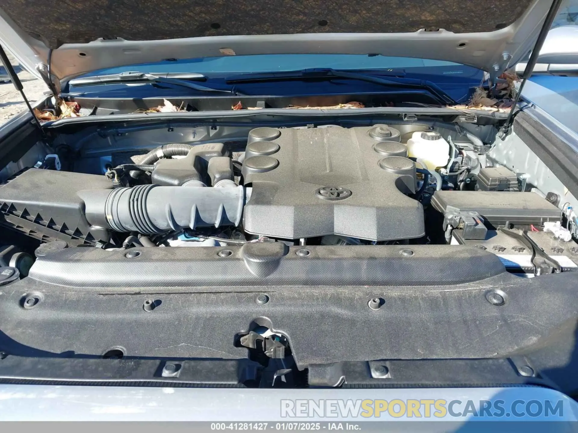 10 Фотография поврежденного автомобиля JTERU5JR6R6255876 TOYOTA 4RUNNER 2024