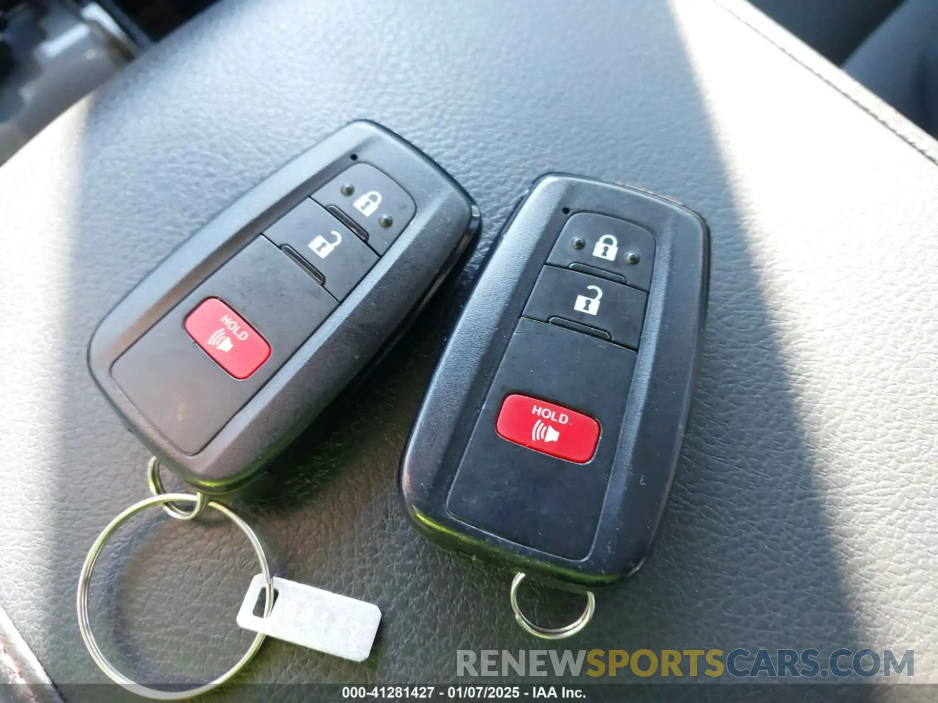 11 Фотография поврежденного автомобиля JTERU5JR6R6255876 TOYOTA 4RUNNER 2024