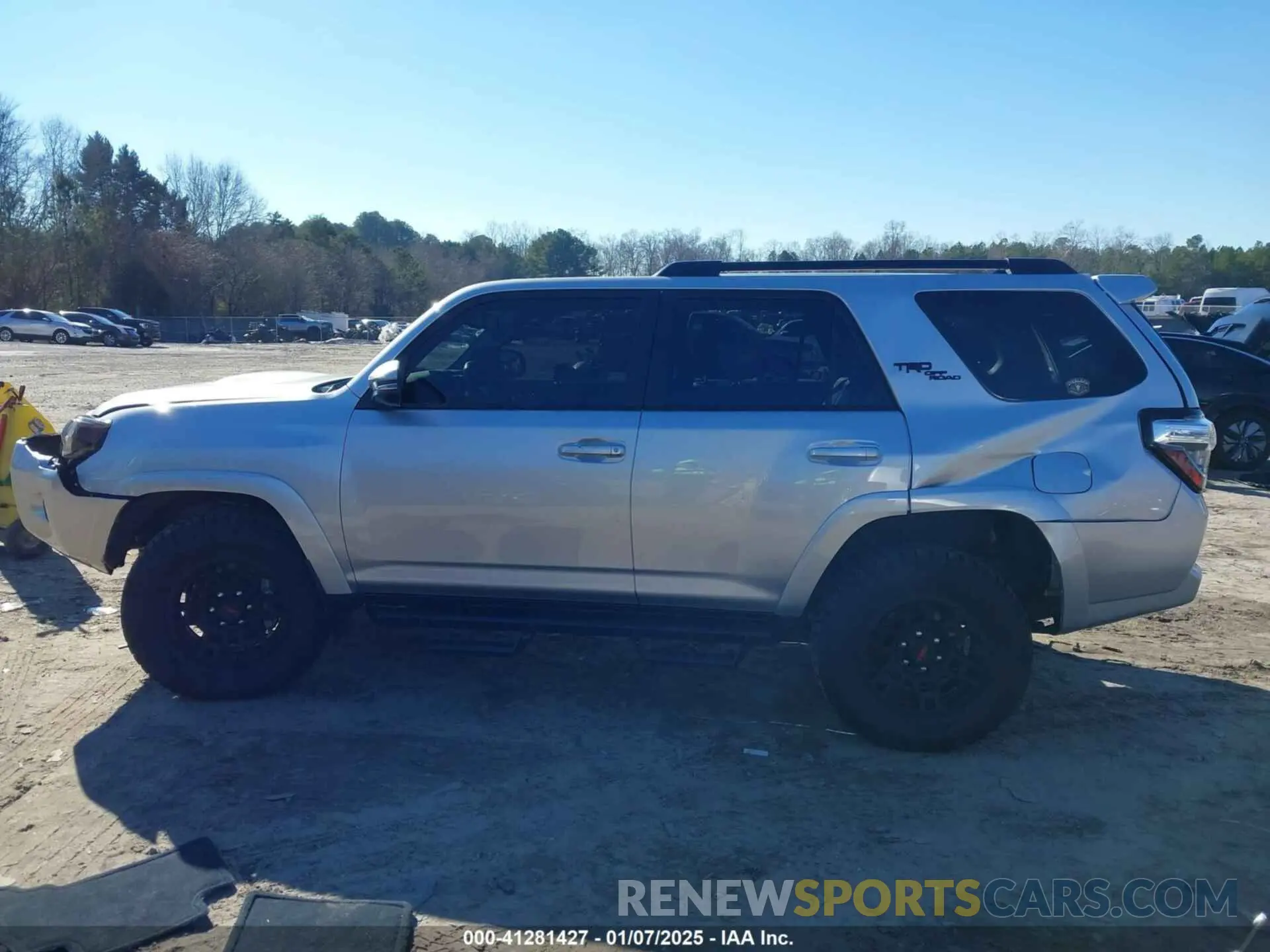 15 Фотография поврежденного автомобиля JTERU5JR6R6255876 TOYOTA 4RUNNER 2024