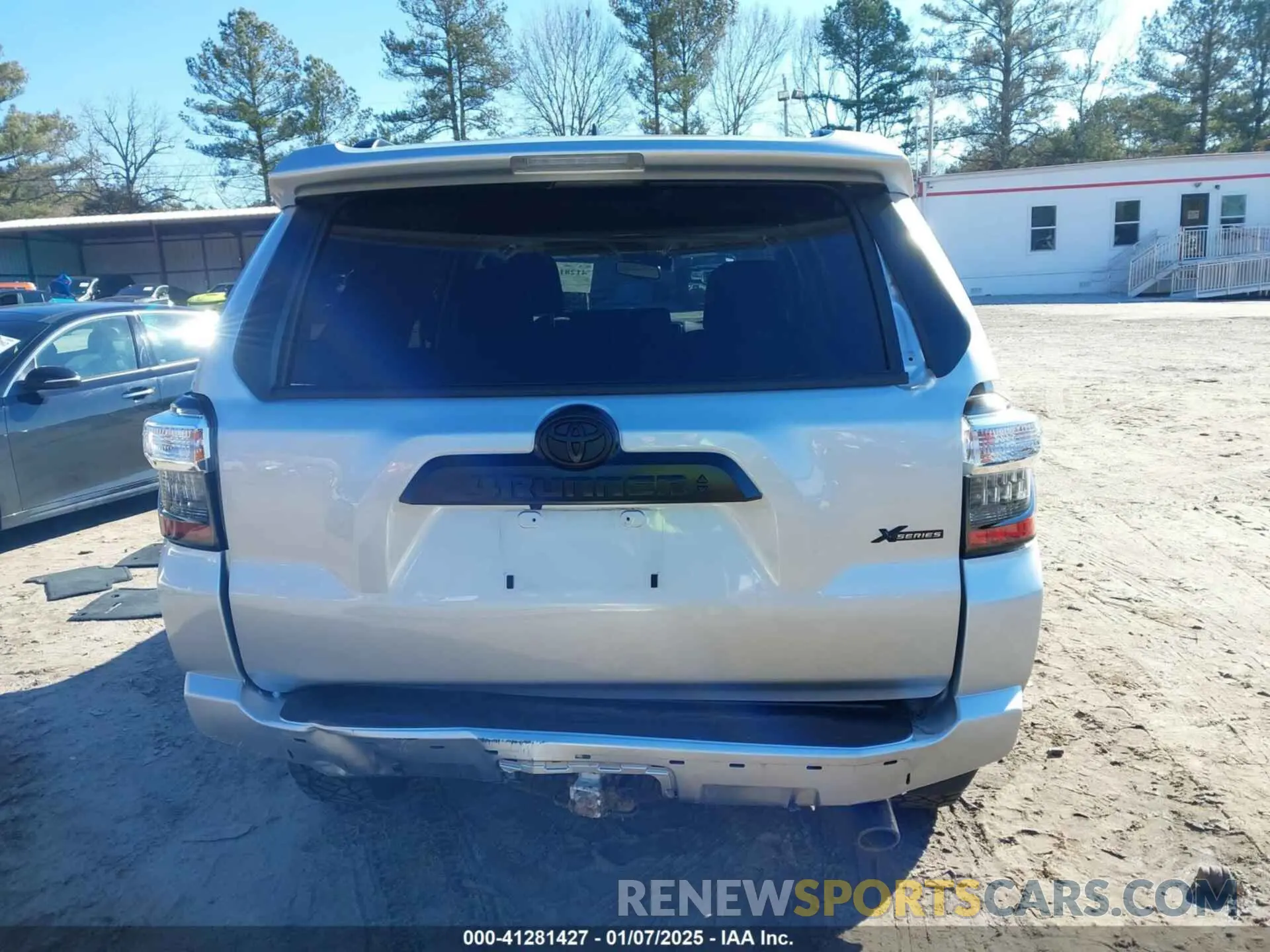 17 Фотография поврежденного автомобиля JTERU5JR6R6255876 TOYOTA 4RUNNER 2024