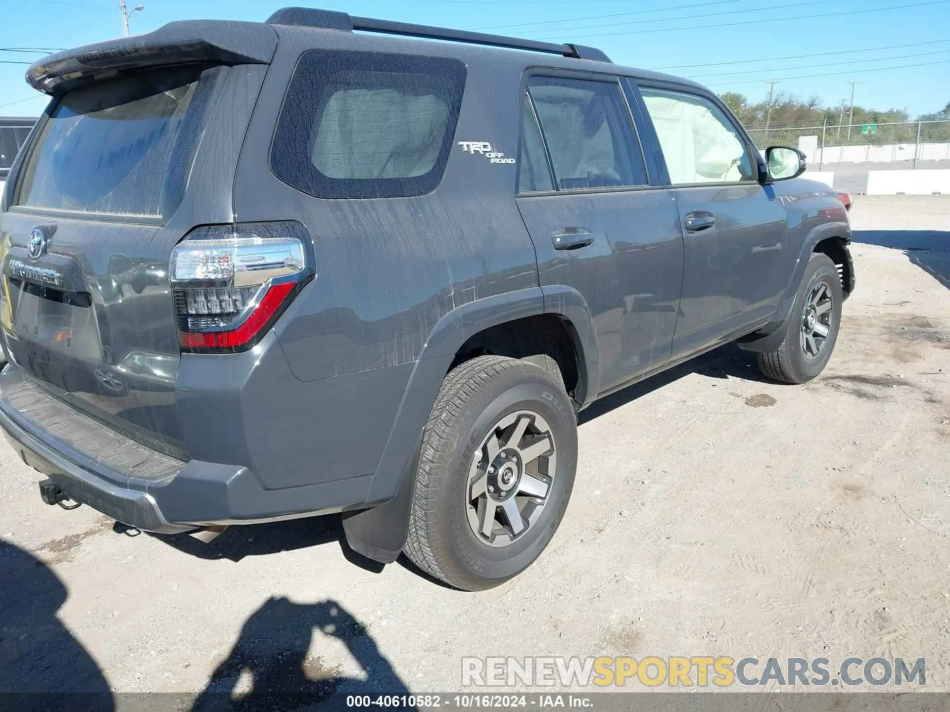 4 Photograph of a damaged car JTERU5JR8R6213886 TOYOTA 4RUNNER 2024