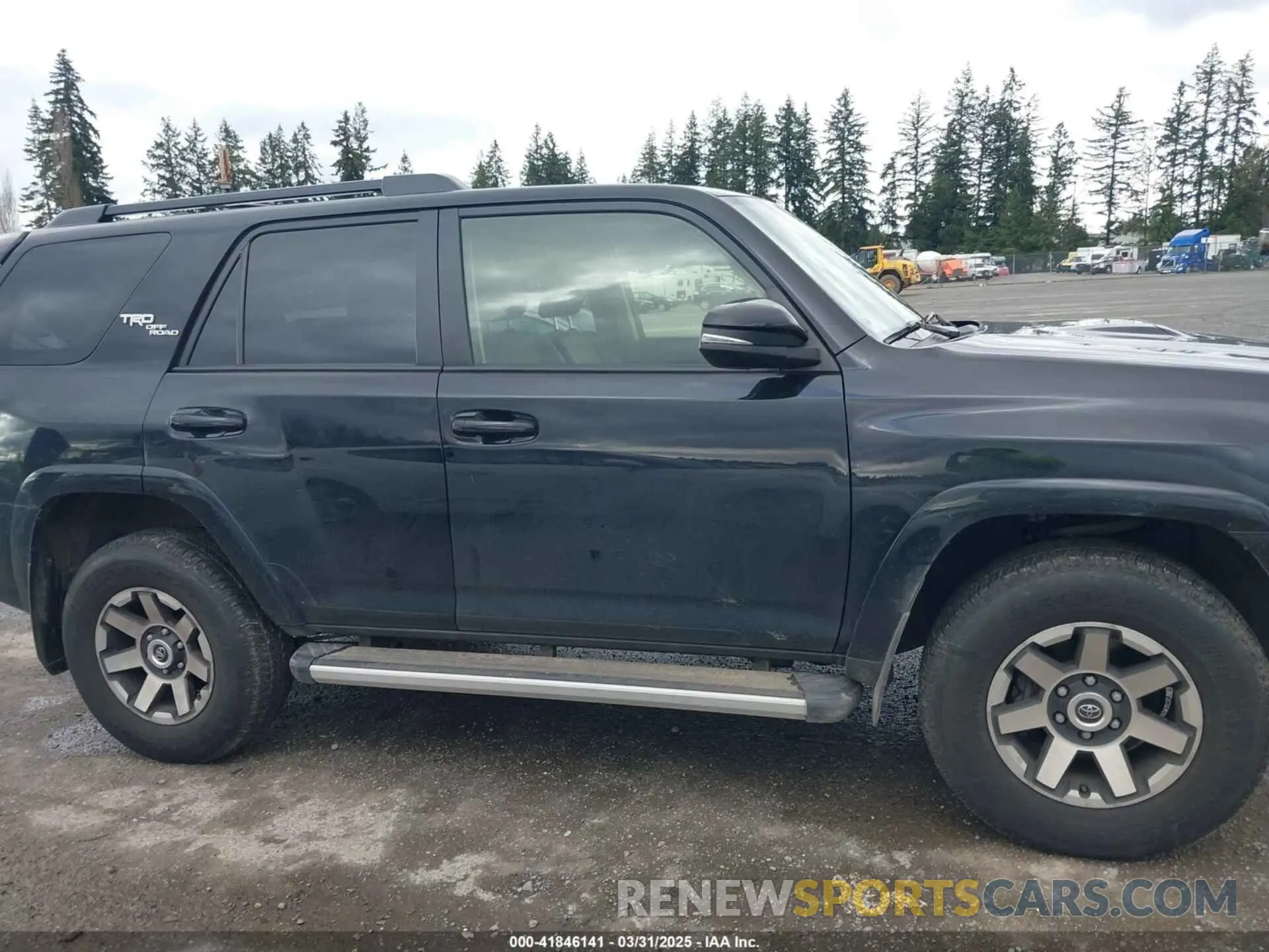 13 Photograph of a damaged car JTERU5JR9R6221883 TOYOTA 4RUNNER 2024