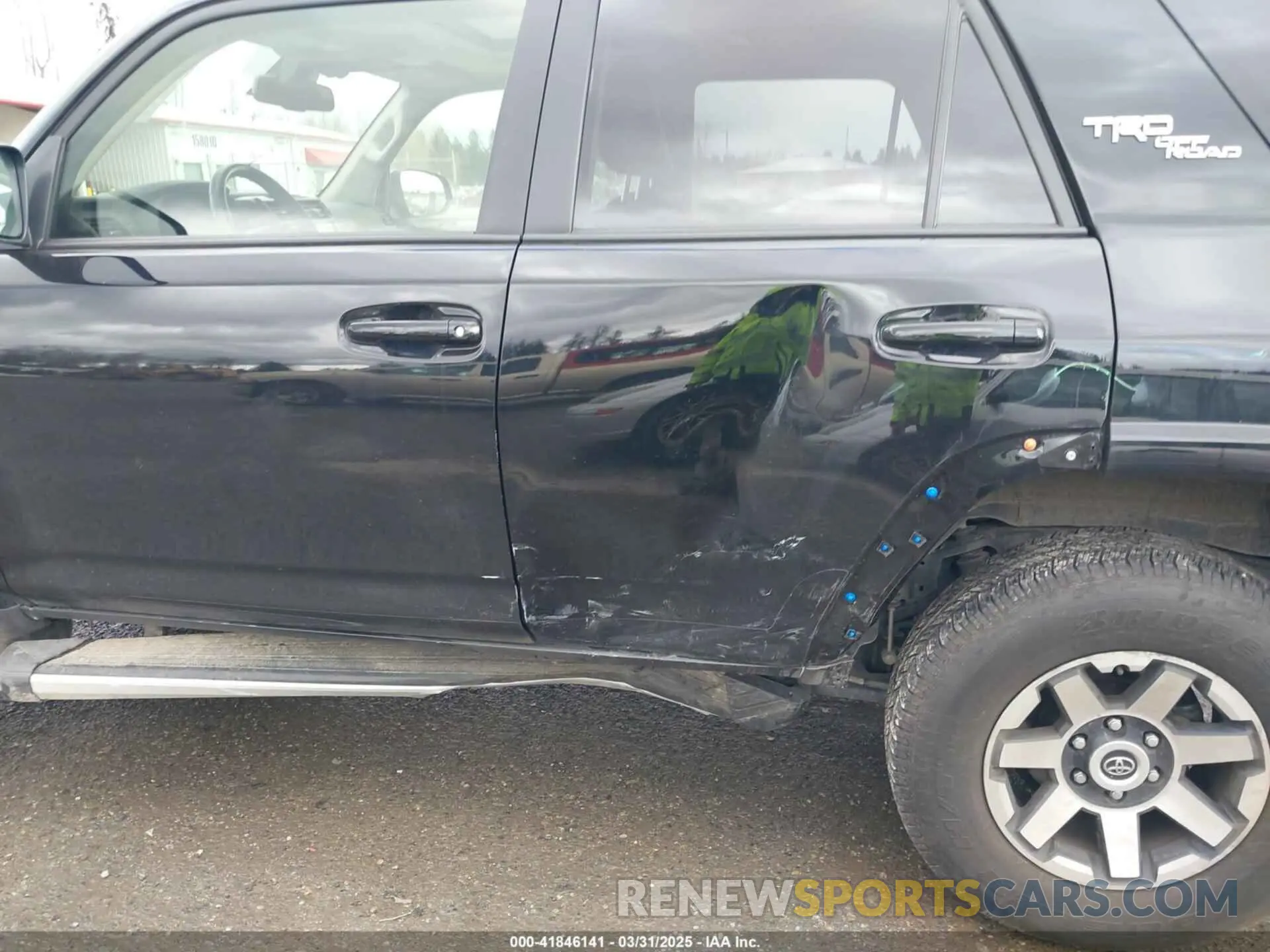 6 Photograph of a damaged car JTERU5JR9R6221883 TOYOTA 4RUNNER 2024