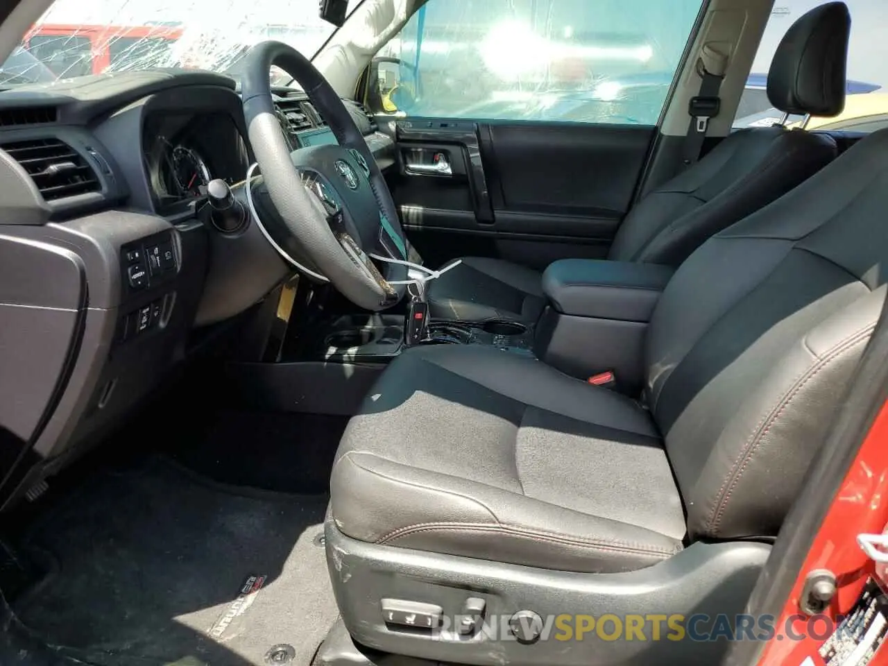 7 Photograph of a damaged car JTERU5JR9R6222306 TOYOTA 4RUNNER 2024