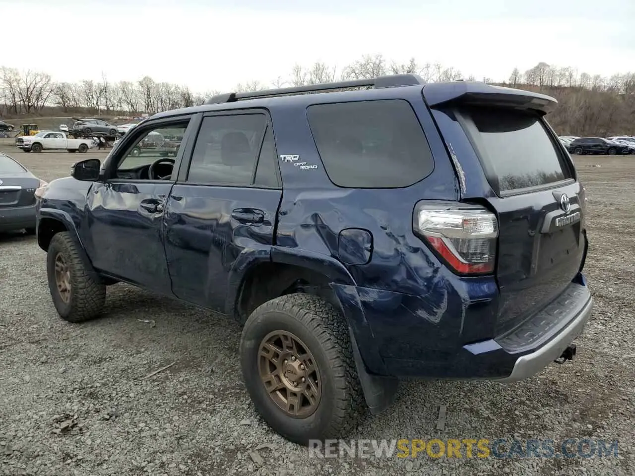 2 Фотография поврежденного автомобиля JTERU5JR9R6252468 TOYOTA 4RUNNER 2024