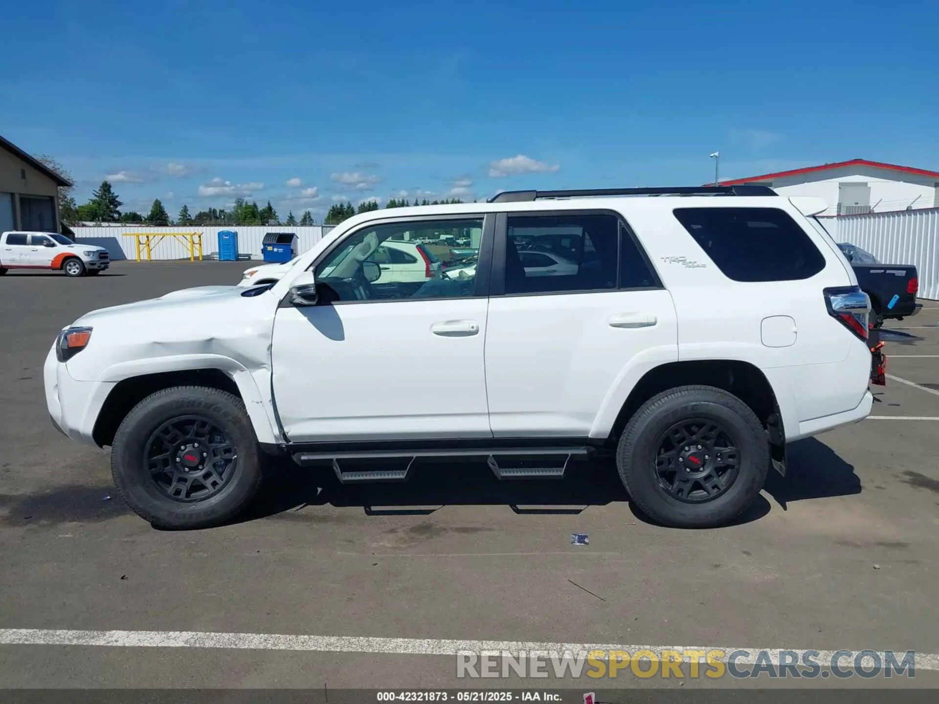14 Photograph of a damaged car JTERU5JR9R6307811 TOYOTA 4RUNNER 2024