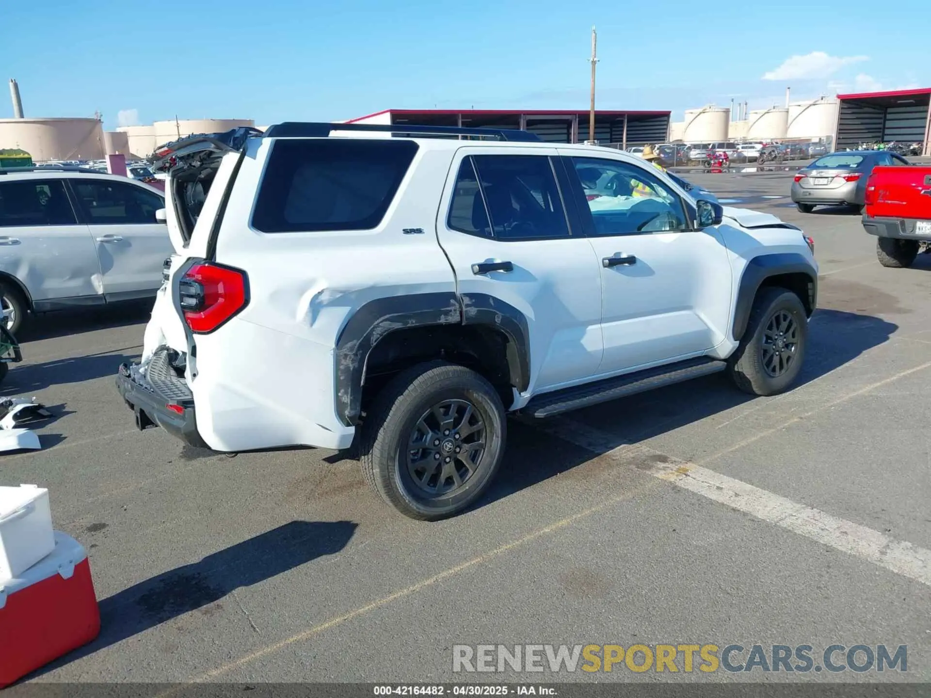 4 Фотография поврежденного автомобиля JTEVA5AR4S5001683 TOYOTA 4RUNNER 2025