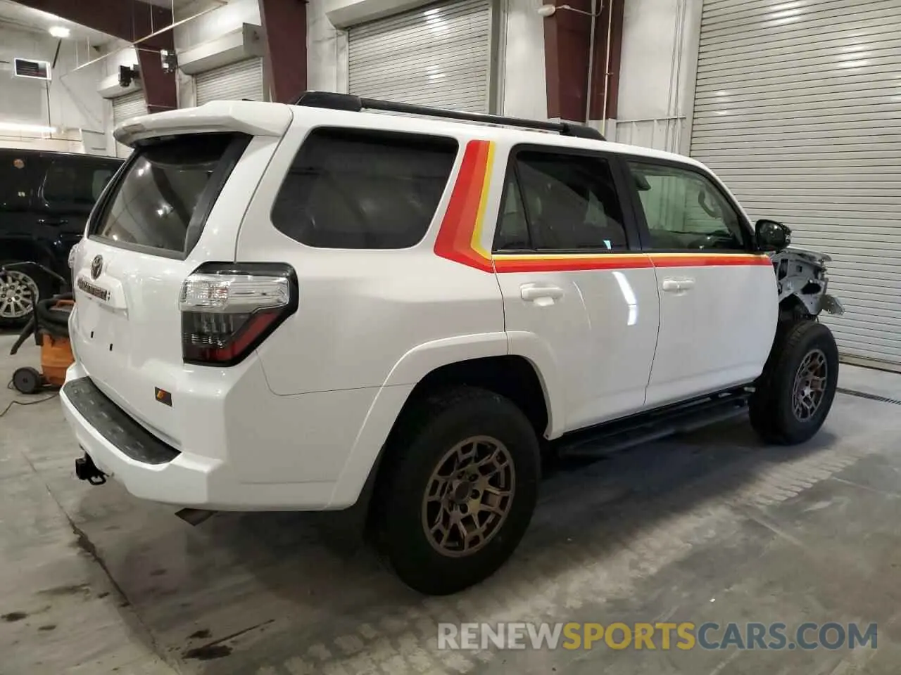 3 Photograph of a damaged car JTEUU5JRXP6185693 TOYOTA 4RUNNER 40 2023