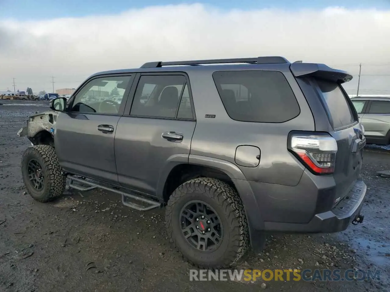 2 Photograph of a damaged car JTEMU5JR0P6102515 TOYOTA 4RUNNER SE 2023