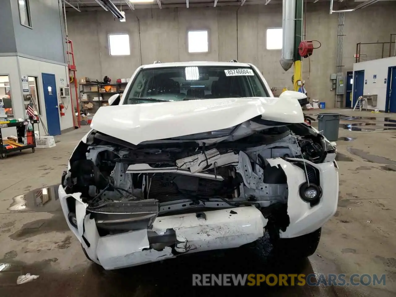 5 Photograph of a damaged car JTEMU5JR4P6088182 TOYOTA 4RUNNER SE 2023