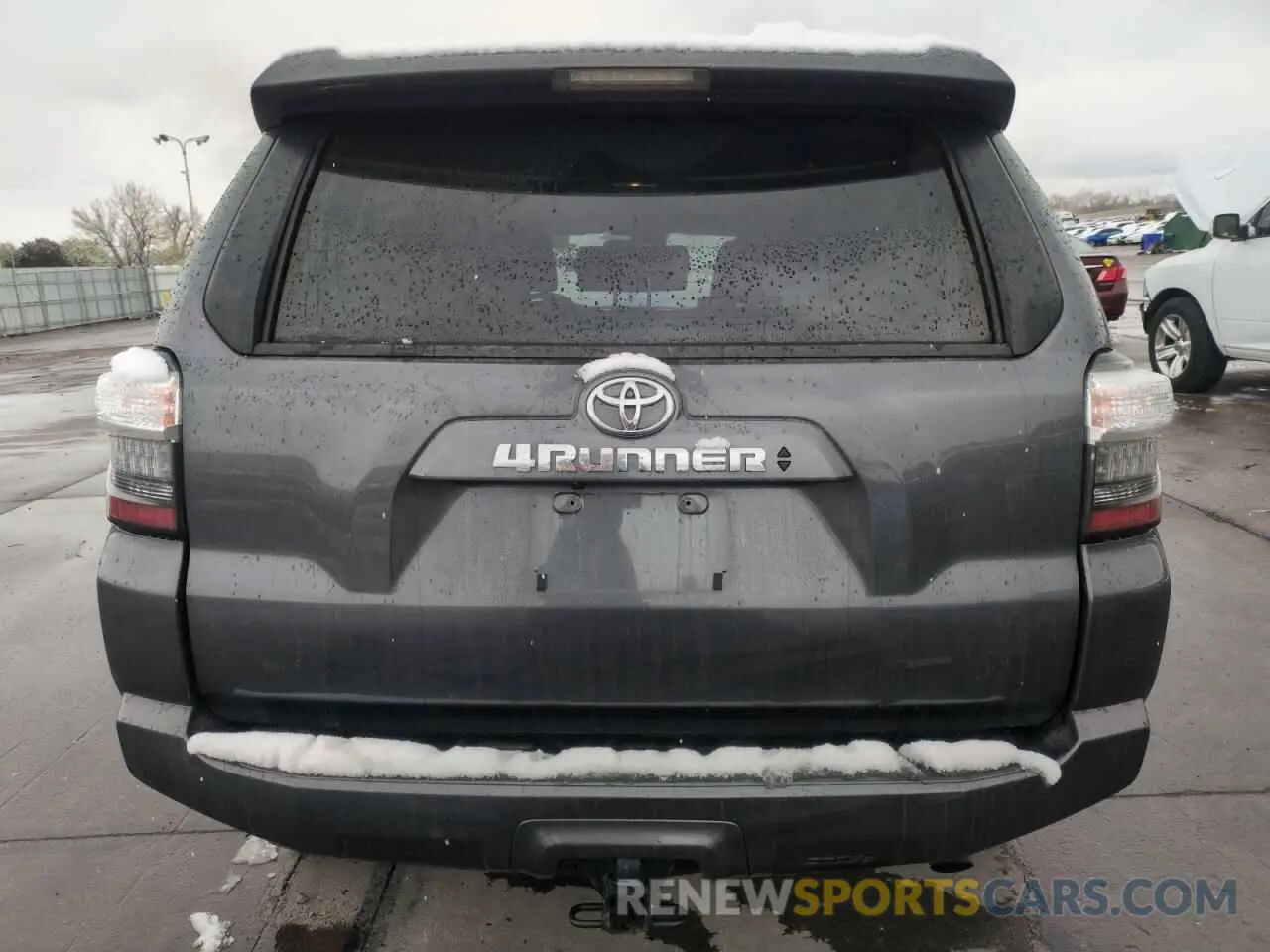 6 Photograph of a damaged car JTEMU5JR5P6094525 TOYOTA 4RUNNER SE 2023