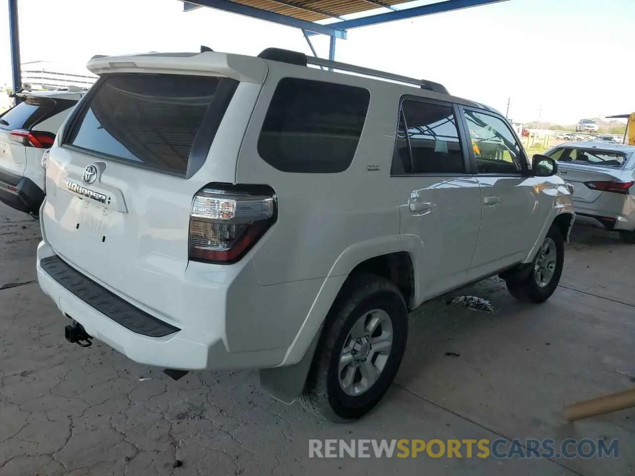 3 Фотография поврежденного автомобиля JTEMU5JR8P6204578 TOYOTA 4RUNNER SE 2023