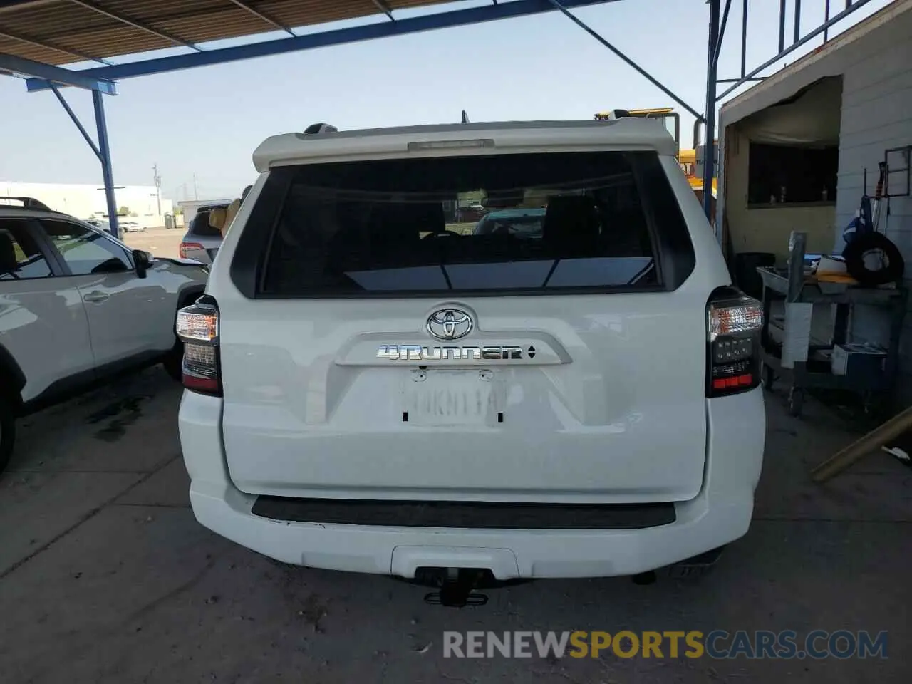 6 Фотография поврежденного автомобиля JTEMU5JR8P6204578 TOYOTA 4RUNNER SE 2023
