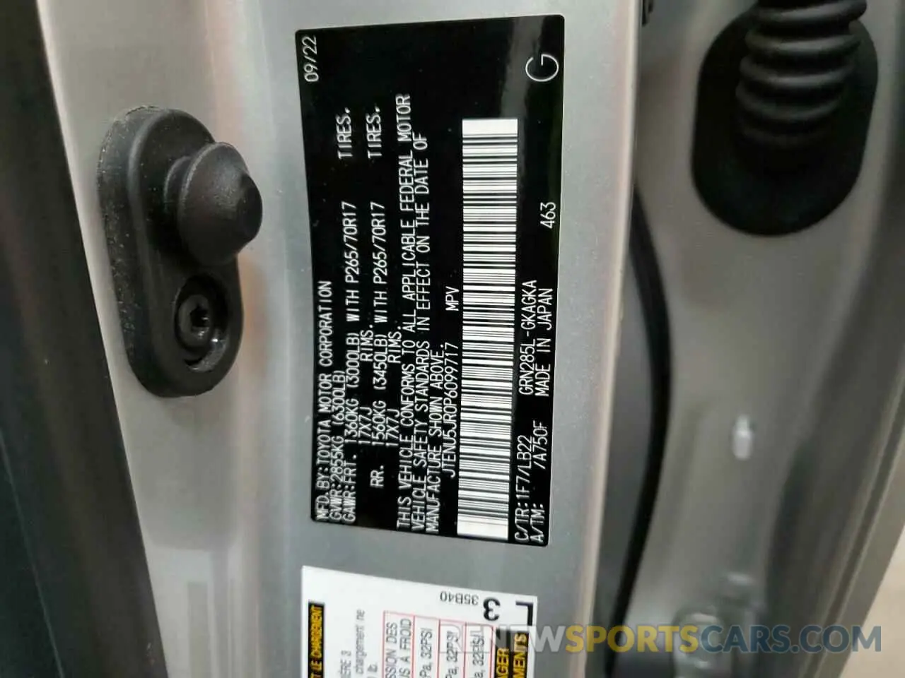 14 Photograph of a damaged car JTENU5JR0P6099717 TOYOTA 4RUNNER SE 2023