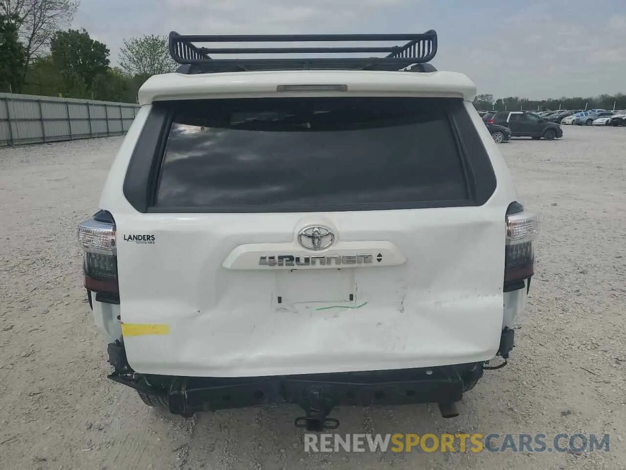 6 Photograph of a damaged car JTENU5JR0P6153775 TOYOTA 4RUNNER SE 2023