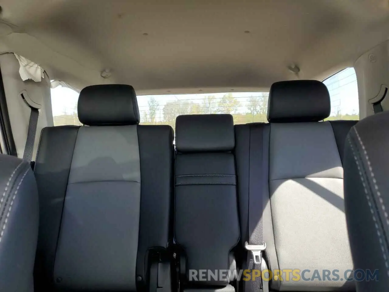10 Фотография поврежденного автомобиля JTENU5JR2P6156600 TOYOTA 4RUNNER SE 2023