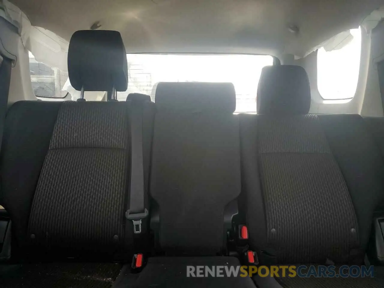 10 Фотография поврежденного автомобиля JTEPU5JR6P6129618 TOYOTA 4RUNNER SE 2023