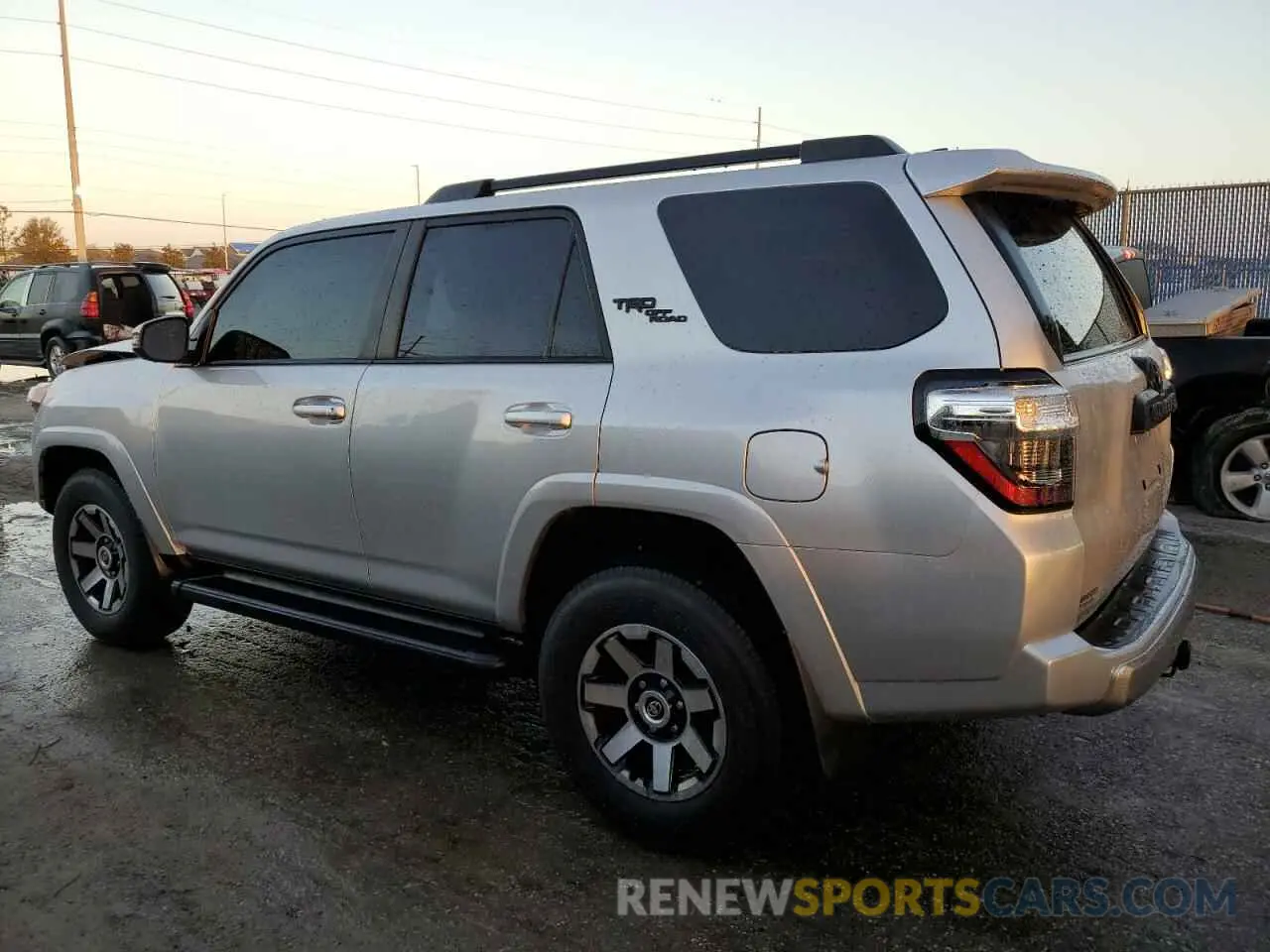 2 Photograph of a damaged car JTERU5JR0P6104013 TOYOTA 4RUNNER SE 2023