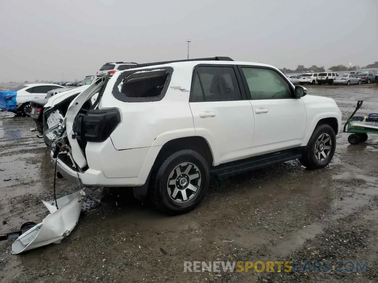 3 Фотография поврежденного автомобиля JTERU5JR4P6212022 TOYOTA 4RUNNER SE 2023