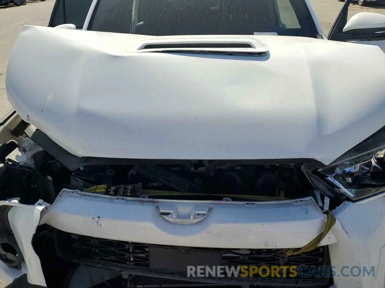 12 Photograph of a damaged car JTERU5JR6P6089162 TOYOTA 4RUNNER SE 2023