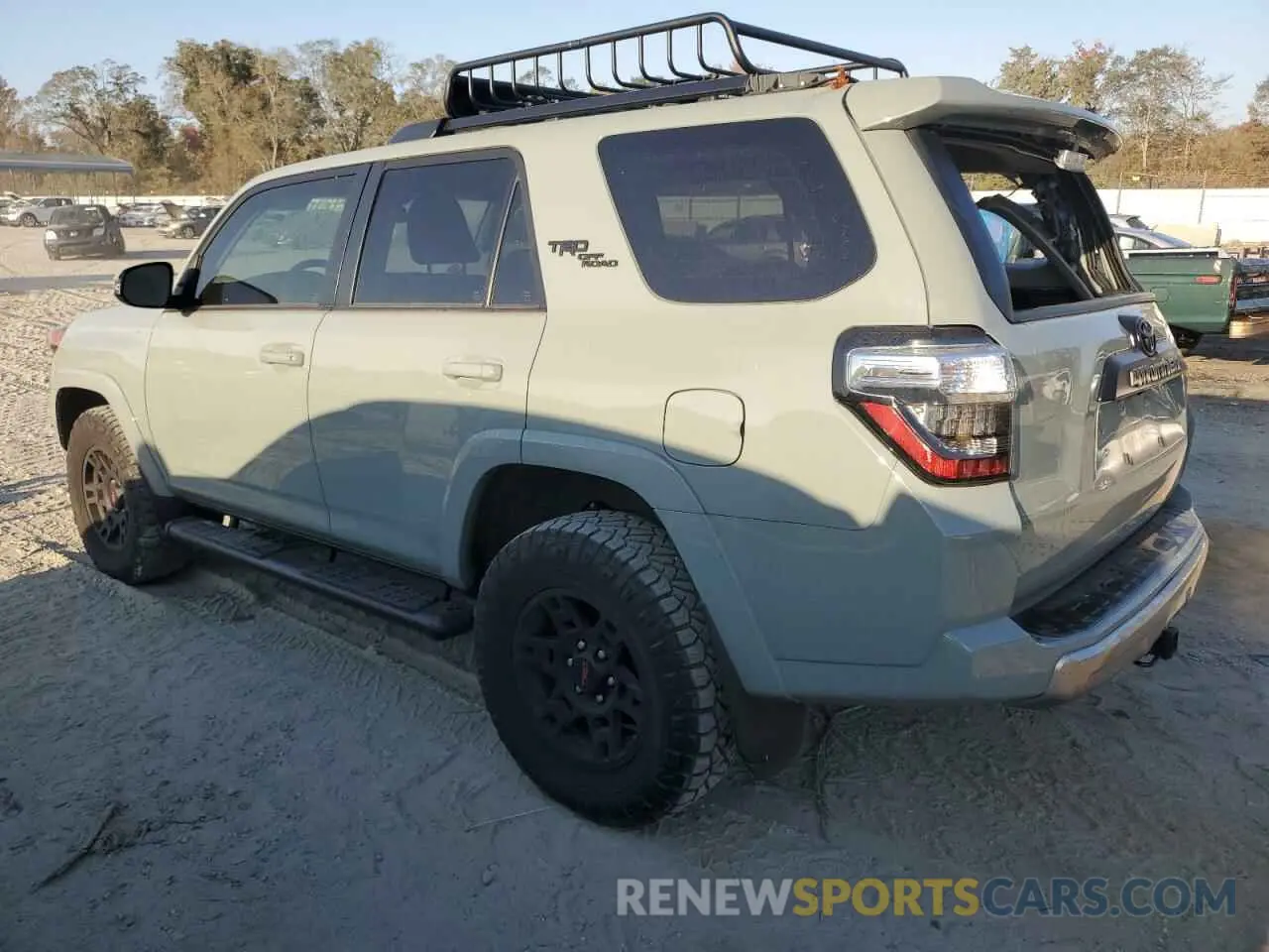 2 Photograph of a damaged car JTERU5JR7P6105966 TOYOTA 4RUNNER SE 2023