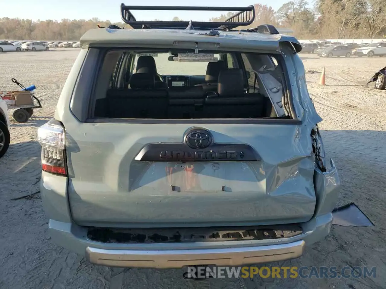 6 Photograph of a damaged car JTERU5JR7P6105966 TOYOTA 4RUNNER SE 2023
