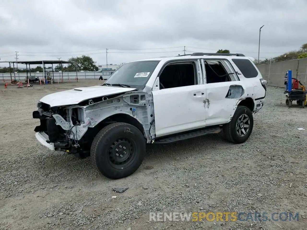 1 Фотография поврежденного автомобиля JTERU5JR8P6199615 TOYOTA 4RUNNER SE 2023