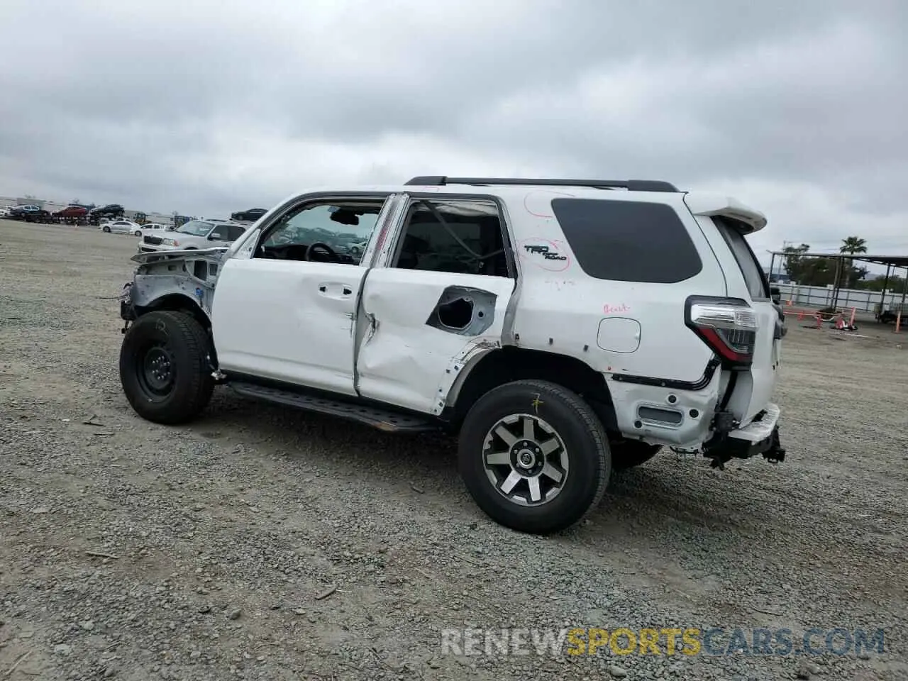 2 Фотография поврежденного автомобиля JTERU5JR8P6199615 TOYOTA 4RUNNER SE 2023