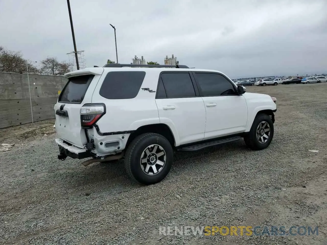 3 Фотография поврежденного автомобиля JTERU5JR8P6199615 TOYOTA 4RUNNER SE 2023
