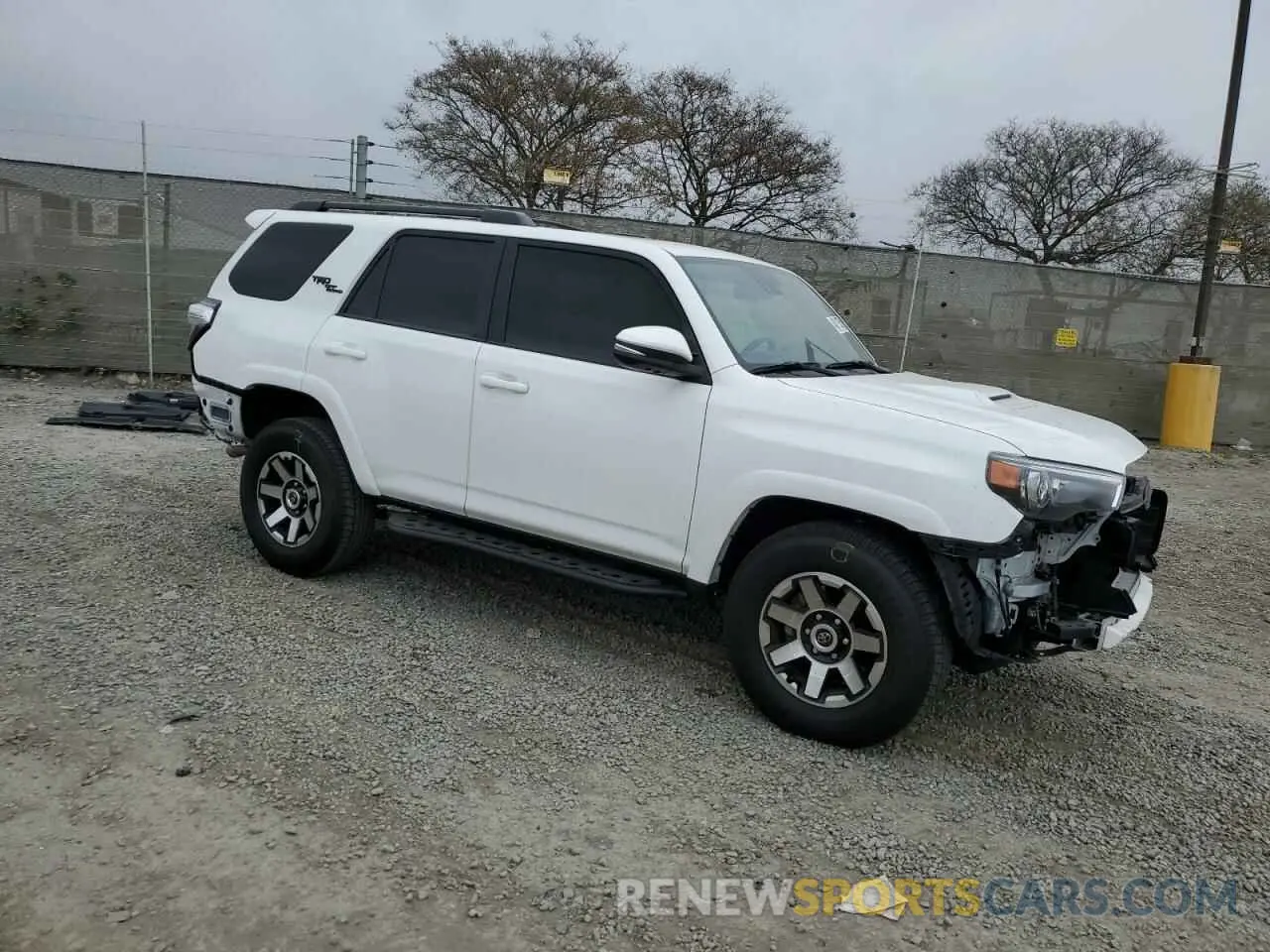 4 Фотография поврежденного автомобиля JTERU5JR8P6199615 TOYOTA 4RUNNER SE 2023
