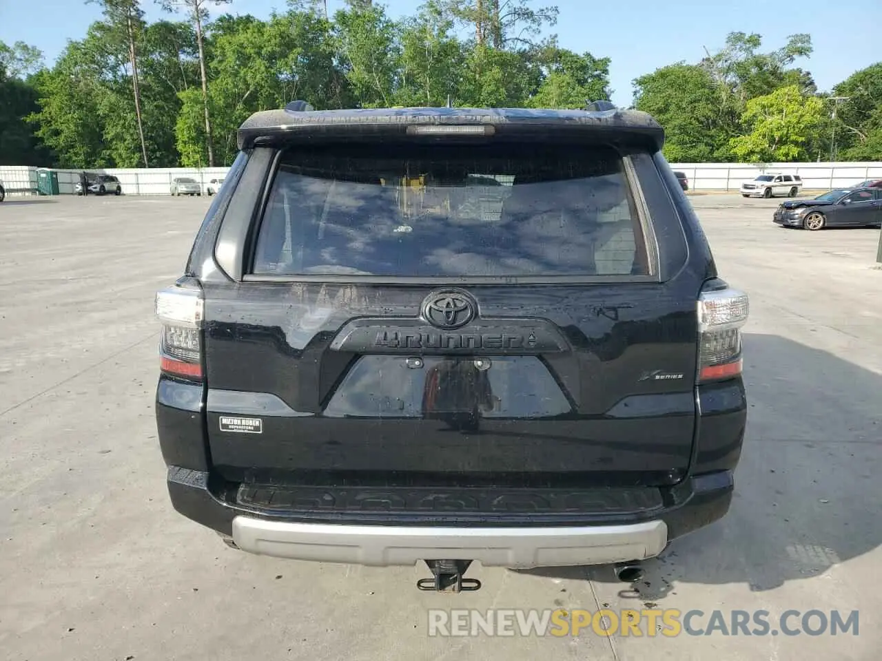 6 Photograph of a damaged car JTERU5JR9P6203543 TOYOTA 4RUNNER SE 2023