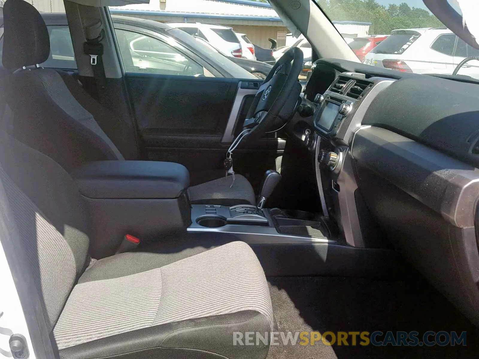 5 Photograph of a damaged car JTEZU5JRXK5193376 TOYOTA 4RUNNER SR 2019