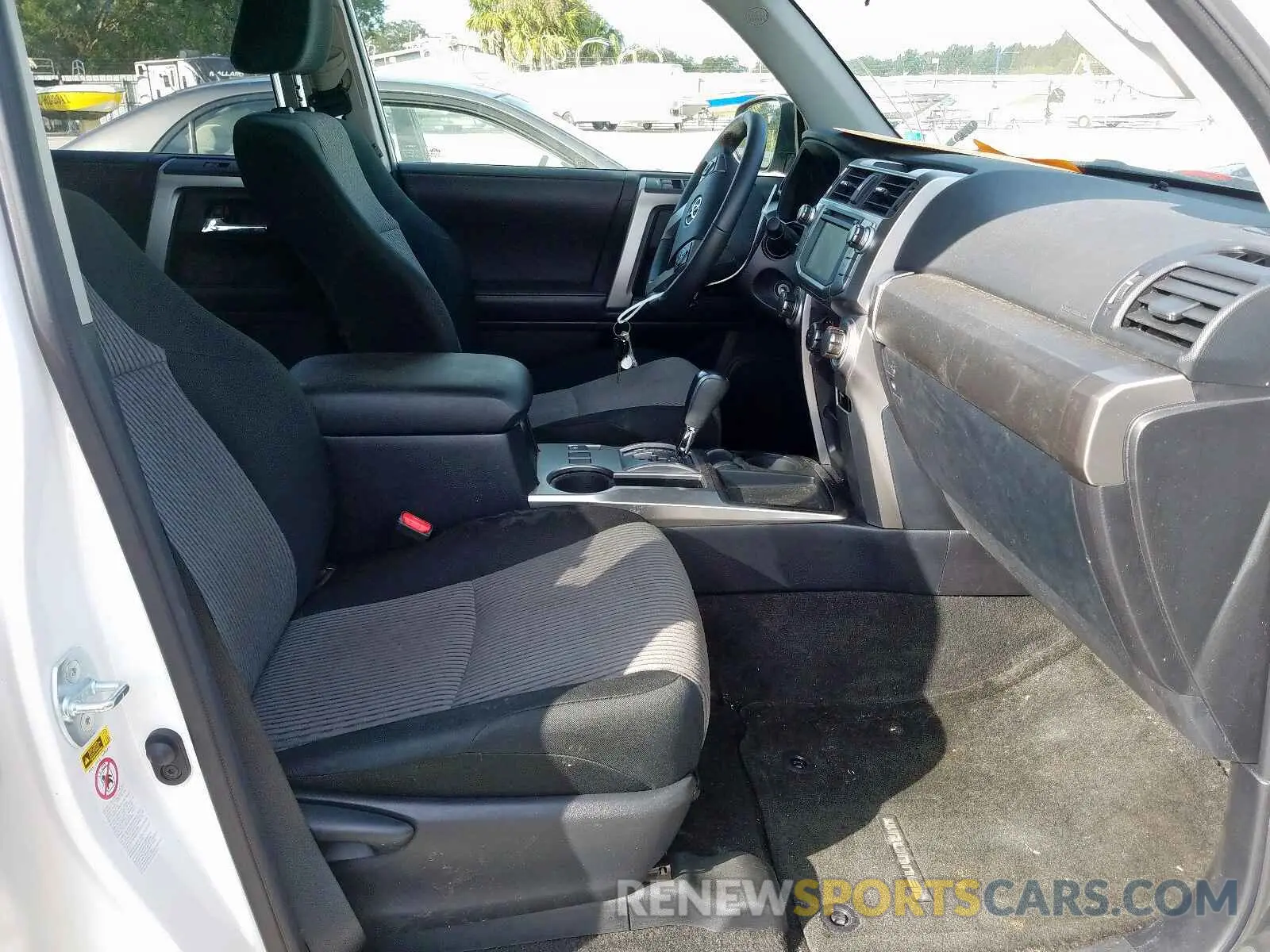 5 Photograph of a damaged car JTEZU5JRXK5194043 TOYOTA 4RUNNER SR 2019