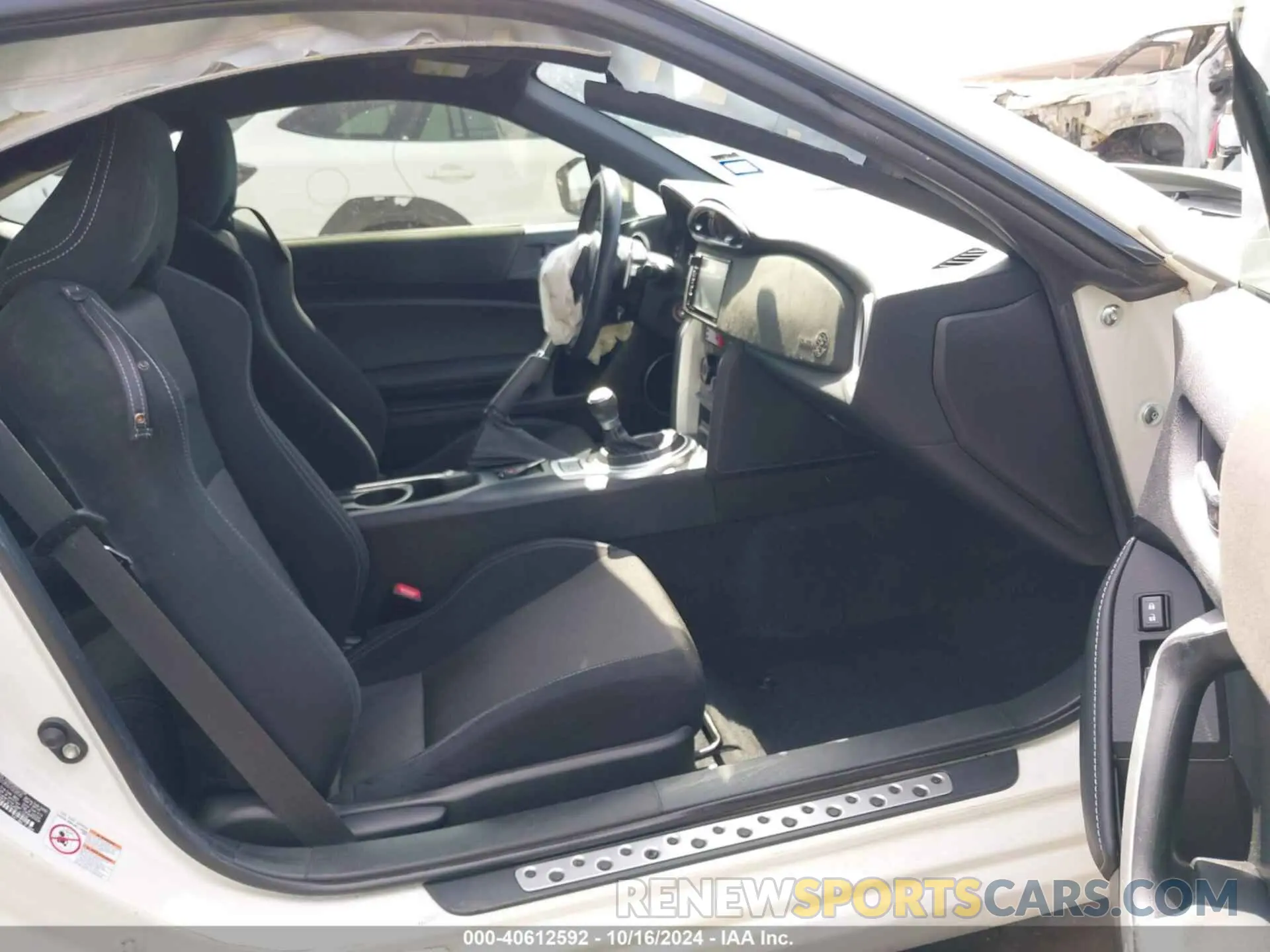5 Photograph of a damaged car JF1ZNAA10K8700956 TOYOTA 86 2019