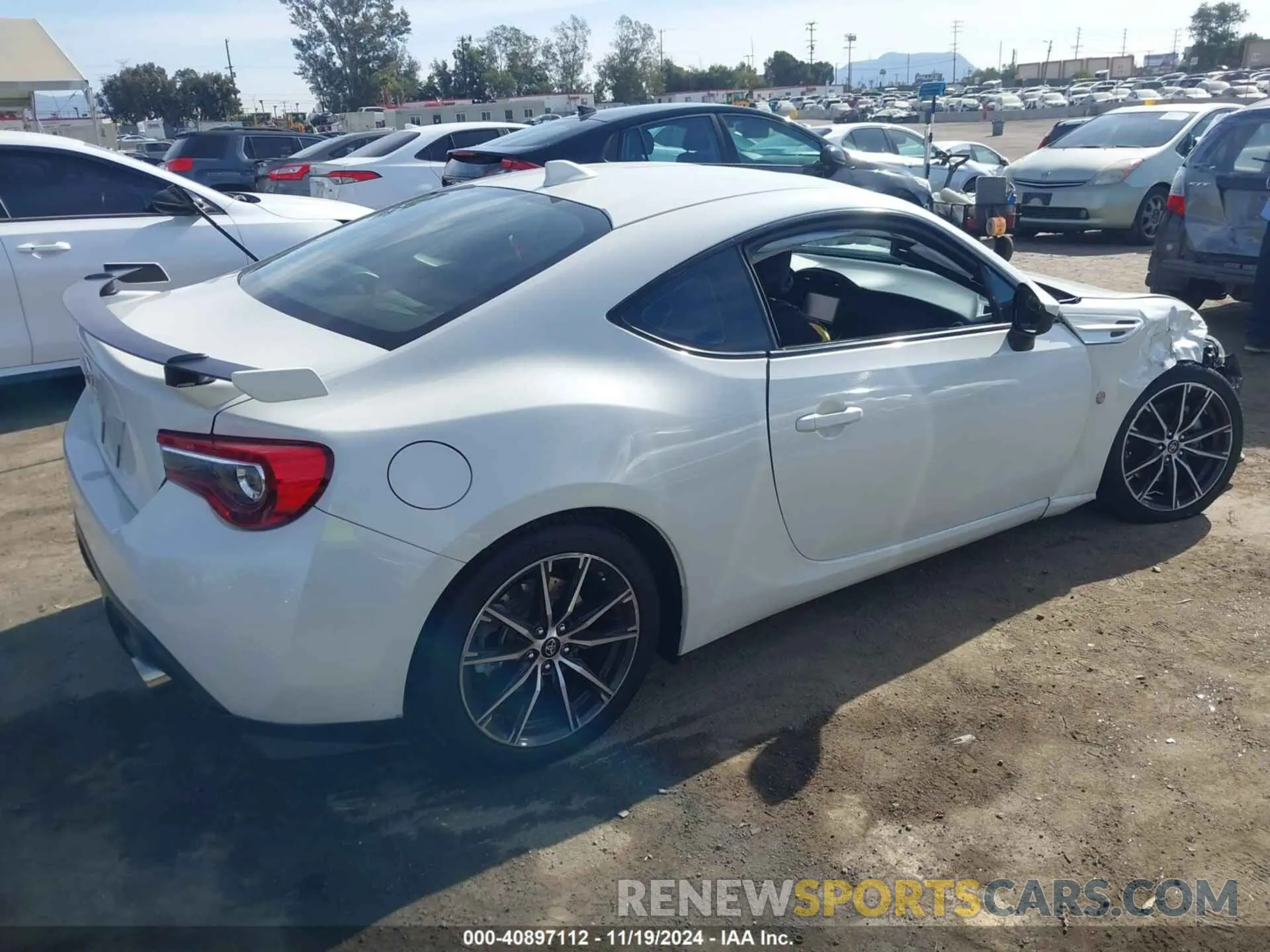 4 Photograph of a damaged car JF1ZNAA19K8703421 TOYOTA 86 2019
