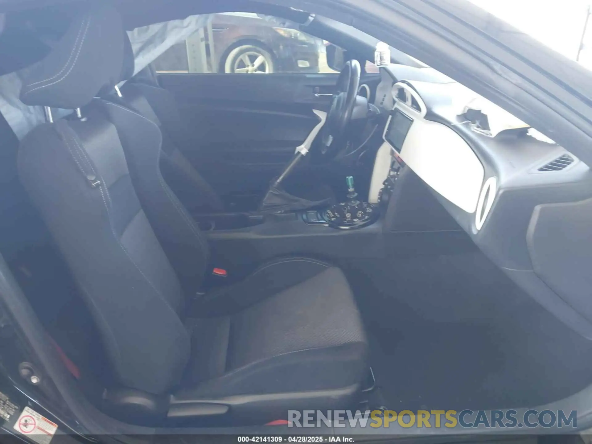 5 Photograph of a damaged car JF1ZNAE15K9702903 TOYOTA 86 2019