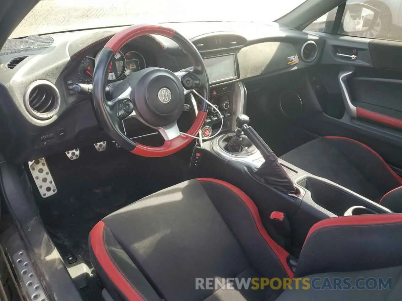 8 Photograph of a damaged car JF1ZNAE16K9700433 TOYOTA 86 2019